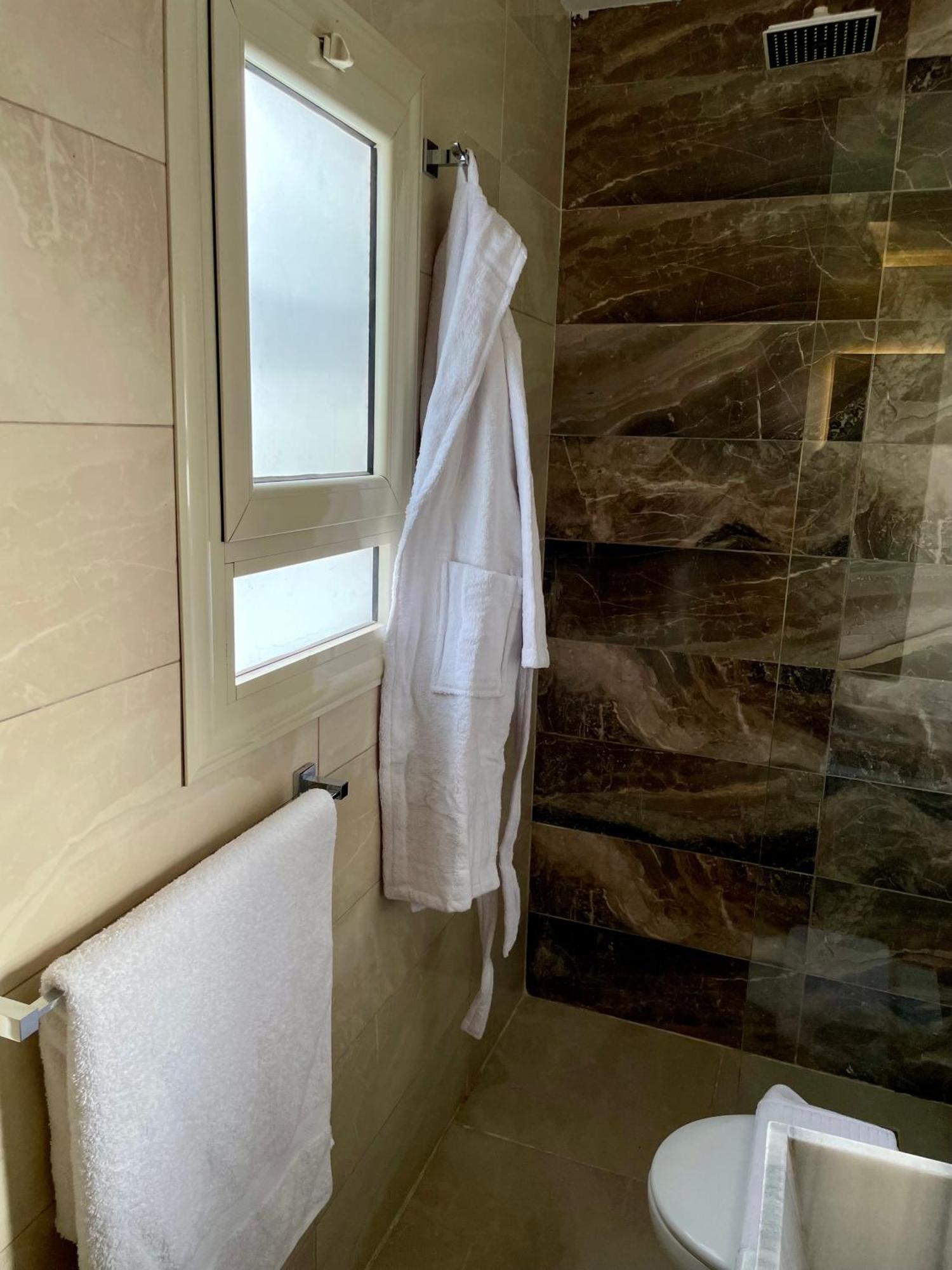 Pyramuse Inn Nazlat as Sammān Zewnętrze zdjęcie