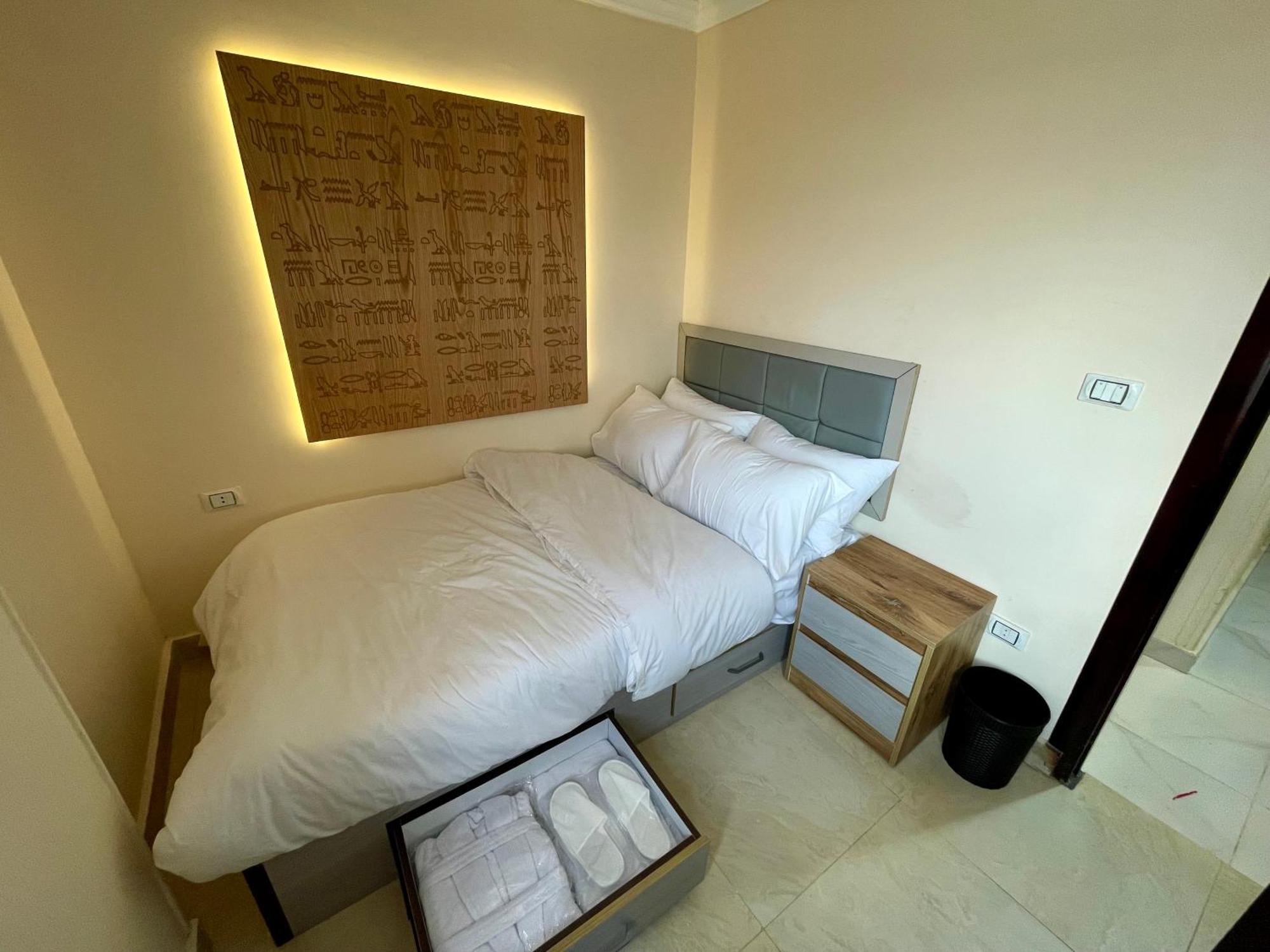 Pyramuse Inn Nazlat as Sammān Zewnętrze zdjęcie
